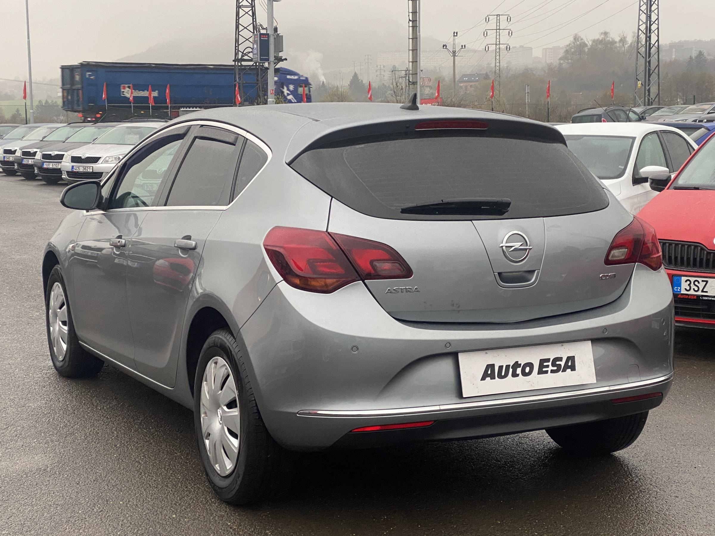 Opel Astra, 2015 - pohled č. 4