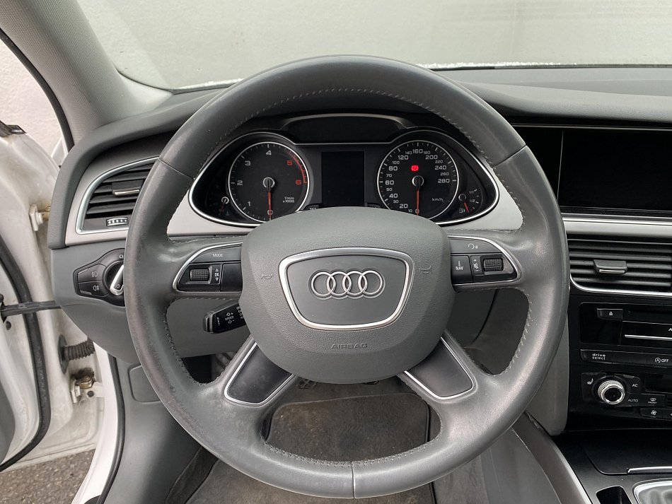 Audi A4 2.0 TDi Attraction quattro