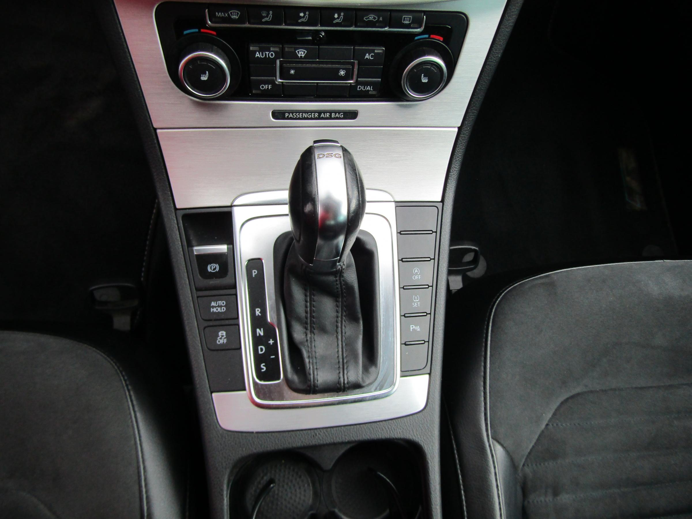 Volkswagen Passat, 2011 - pohled č. 19