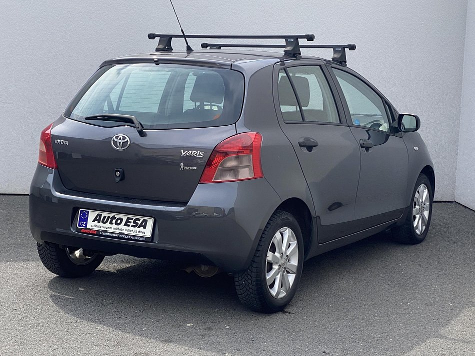 Toyota Yaris 1.3i 