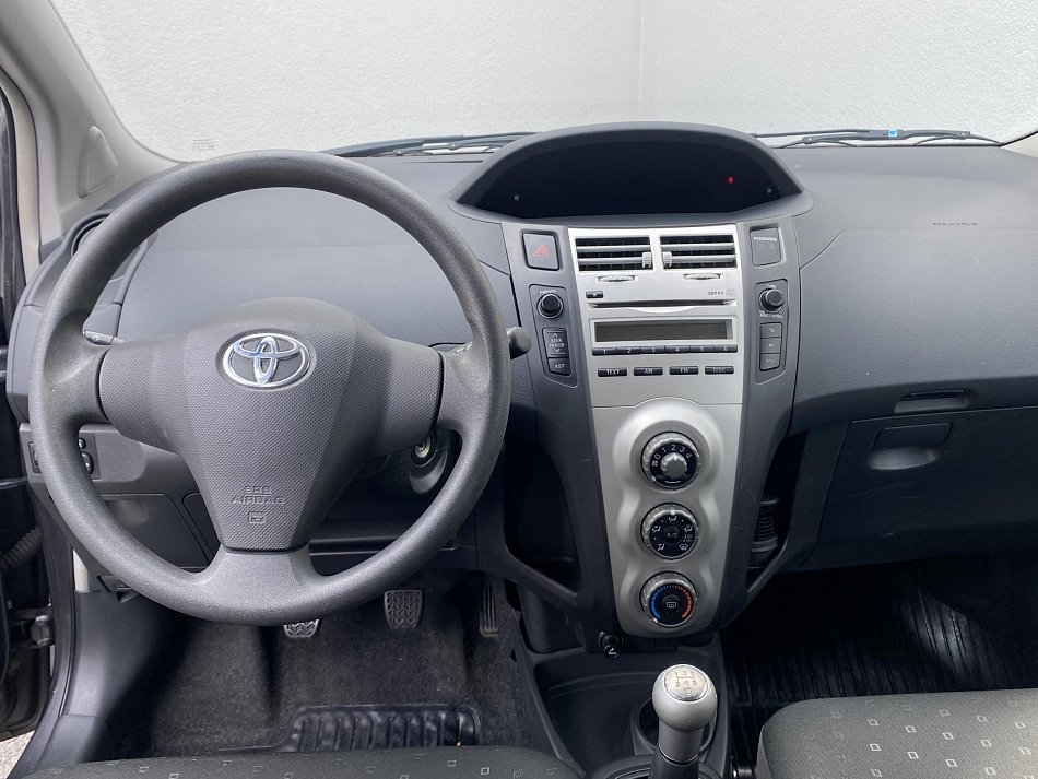 Toyota Yaris 1.3i 