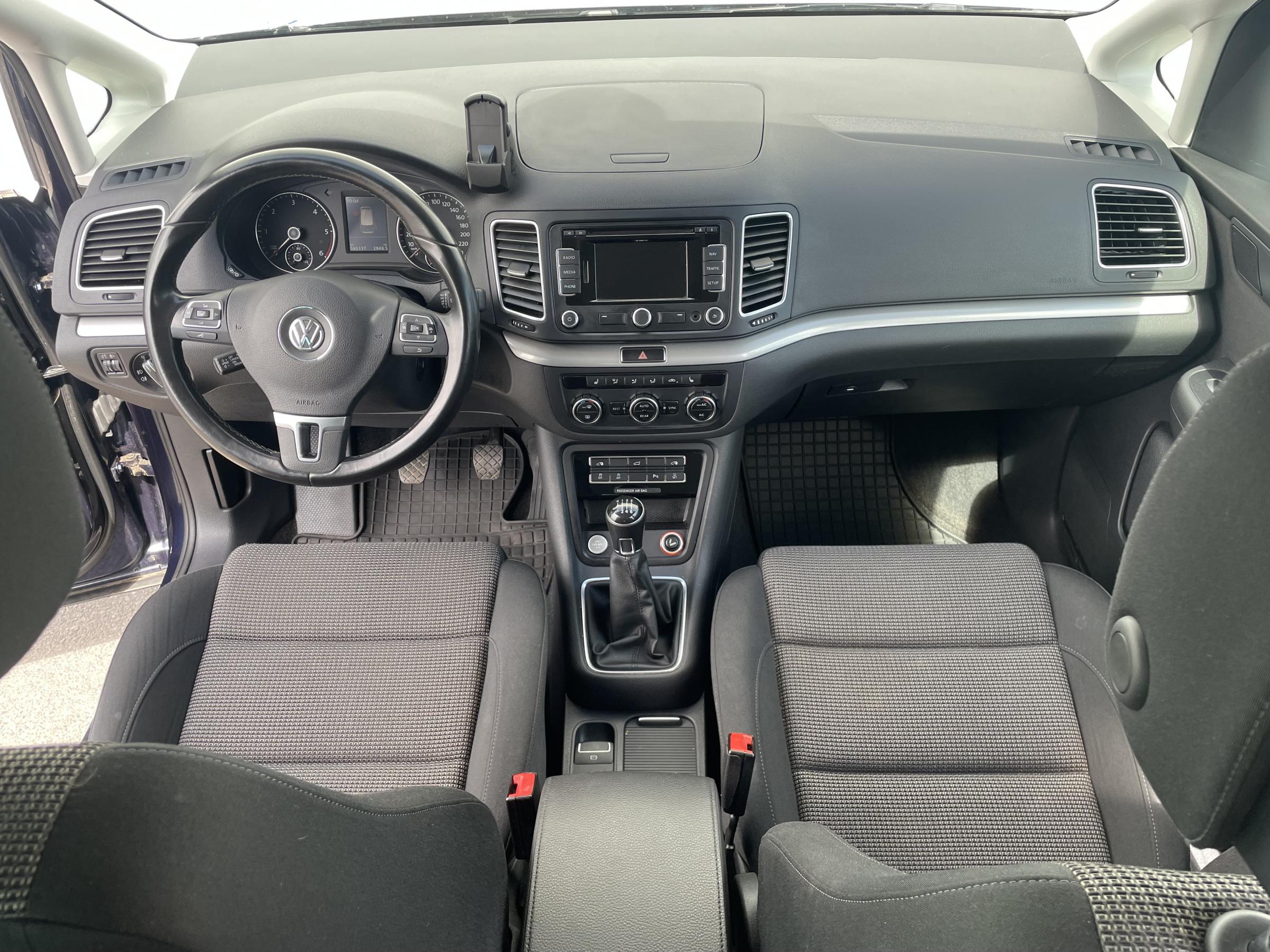 Volkswagen Sharan, 2015 - pohled č. 15