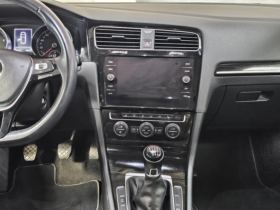 Volkswagen Golf 1.5TSi 