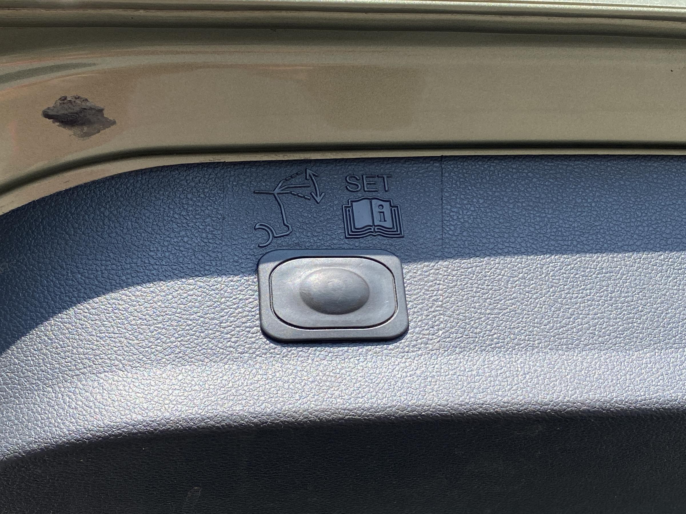 Ford Kuga, 2014 - pohled č. 9