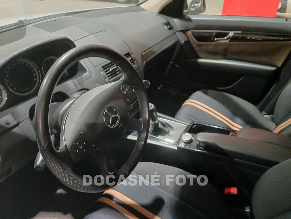 Mercedes-Benz Třída C 2.1 Cdi 