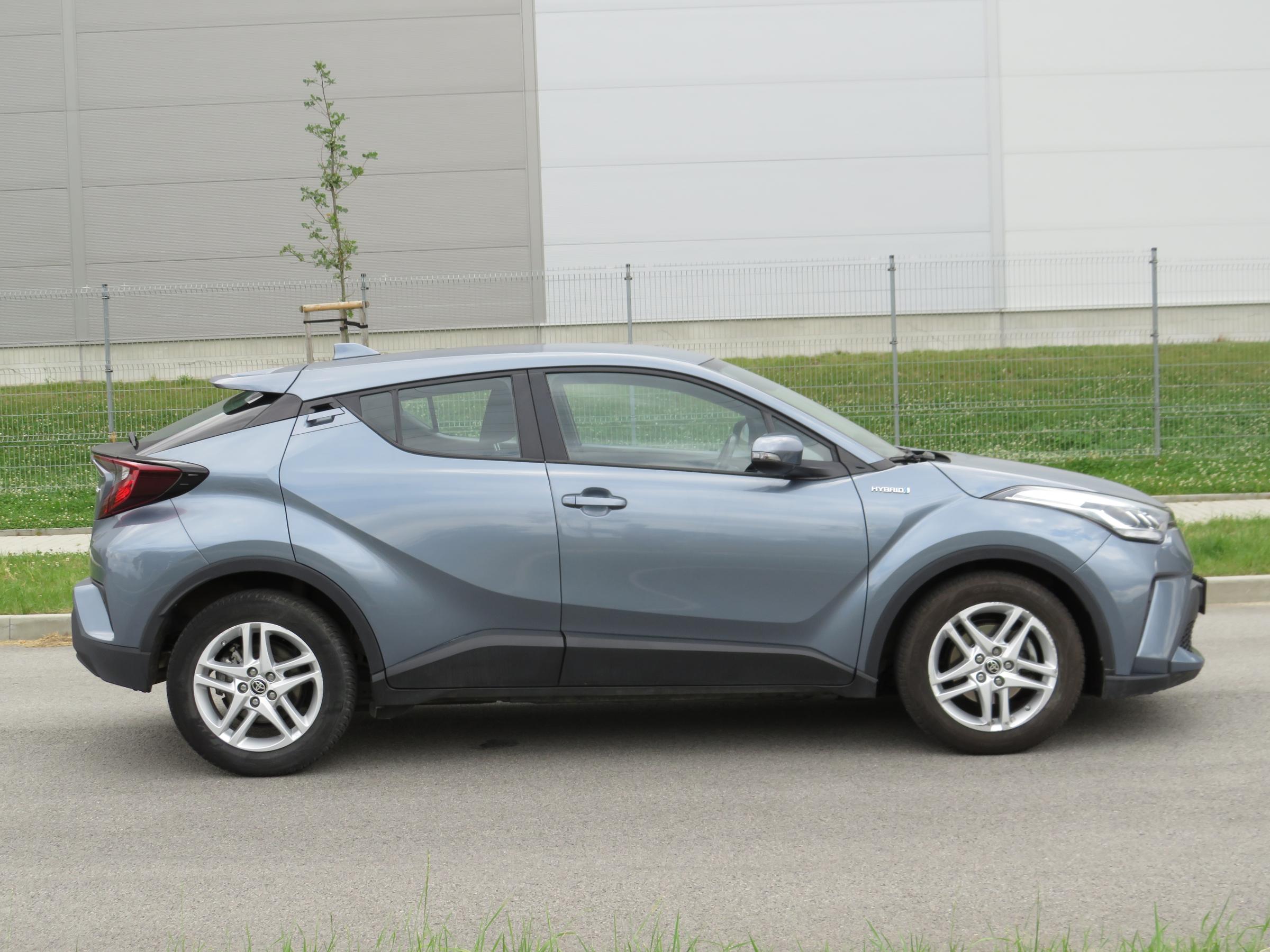 Toyota C-HR, 2021 - pohled č. 4