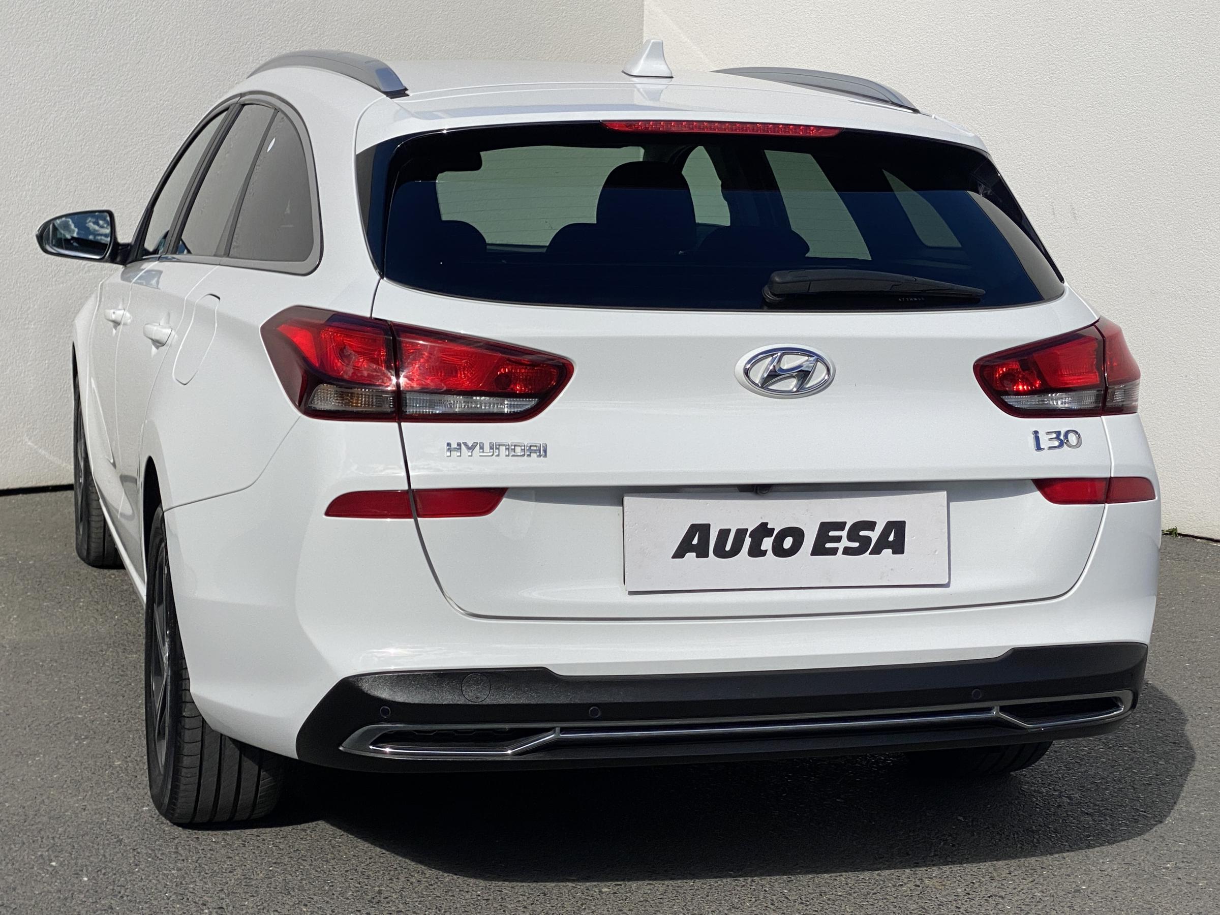 Hyundai i30, 2021 - pohled č. 6