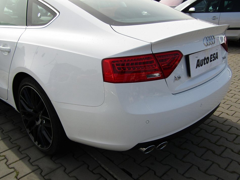 Audi A5 2.0TDi S-line