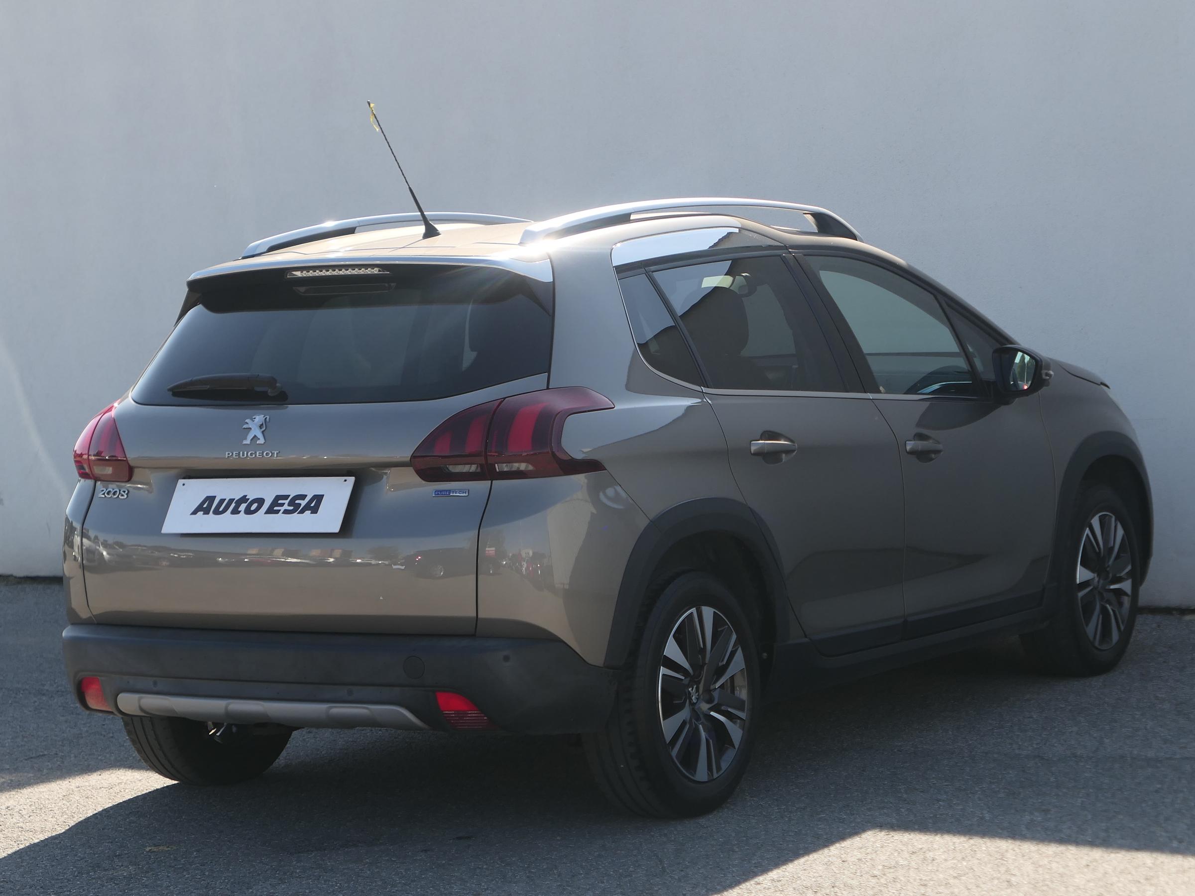 Peugeot 2008, 2016 - pohled č. 4