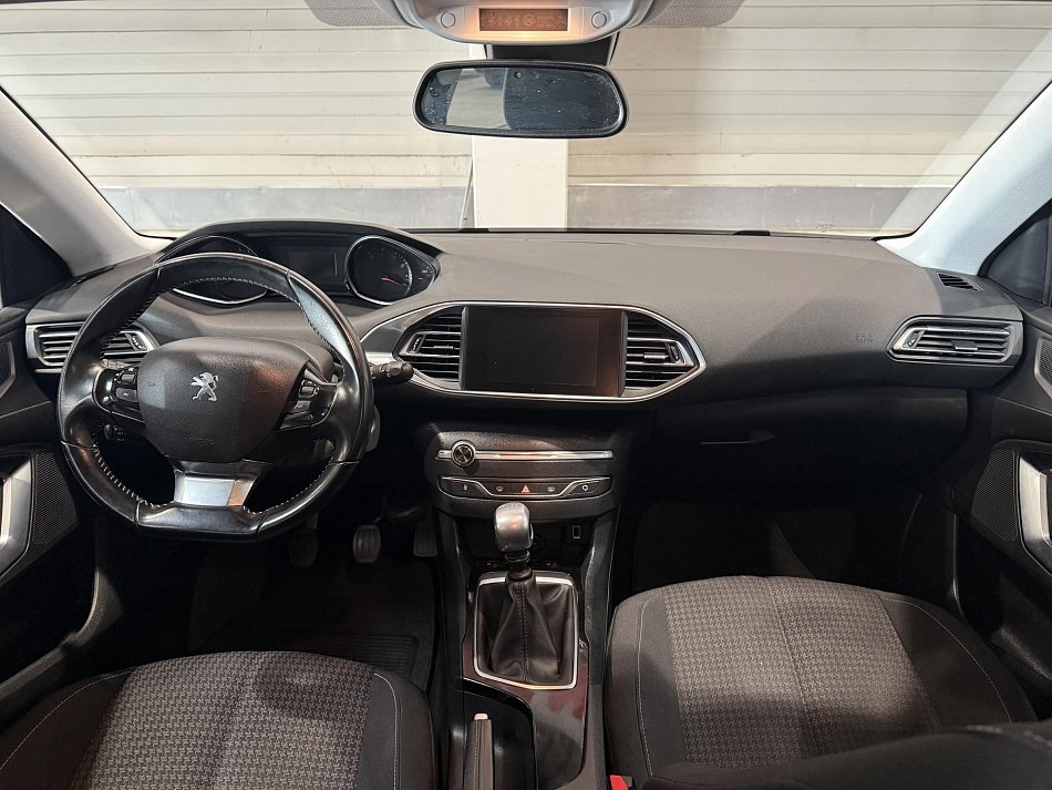 Peugeot 308 1.2i 