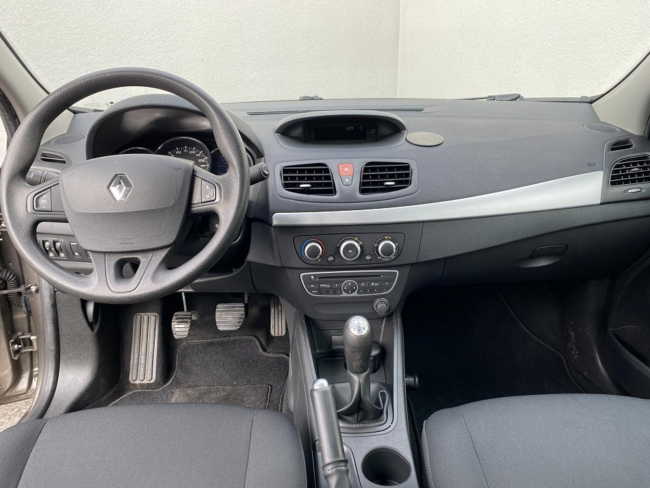 Renault Fluence 1.6i 