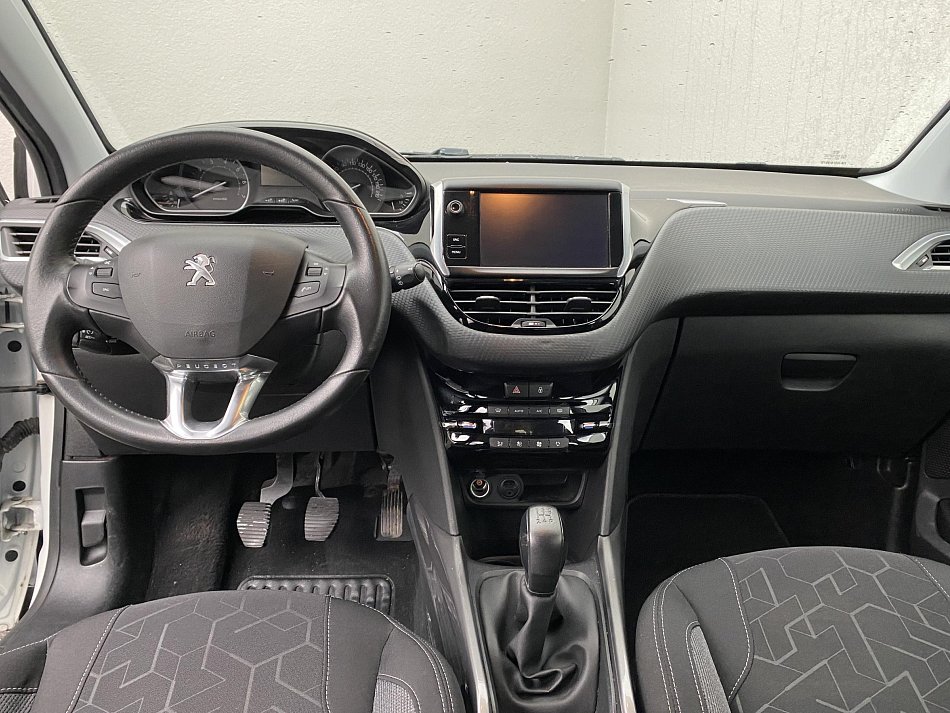 Peugeot 2008 1.2 PT 