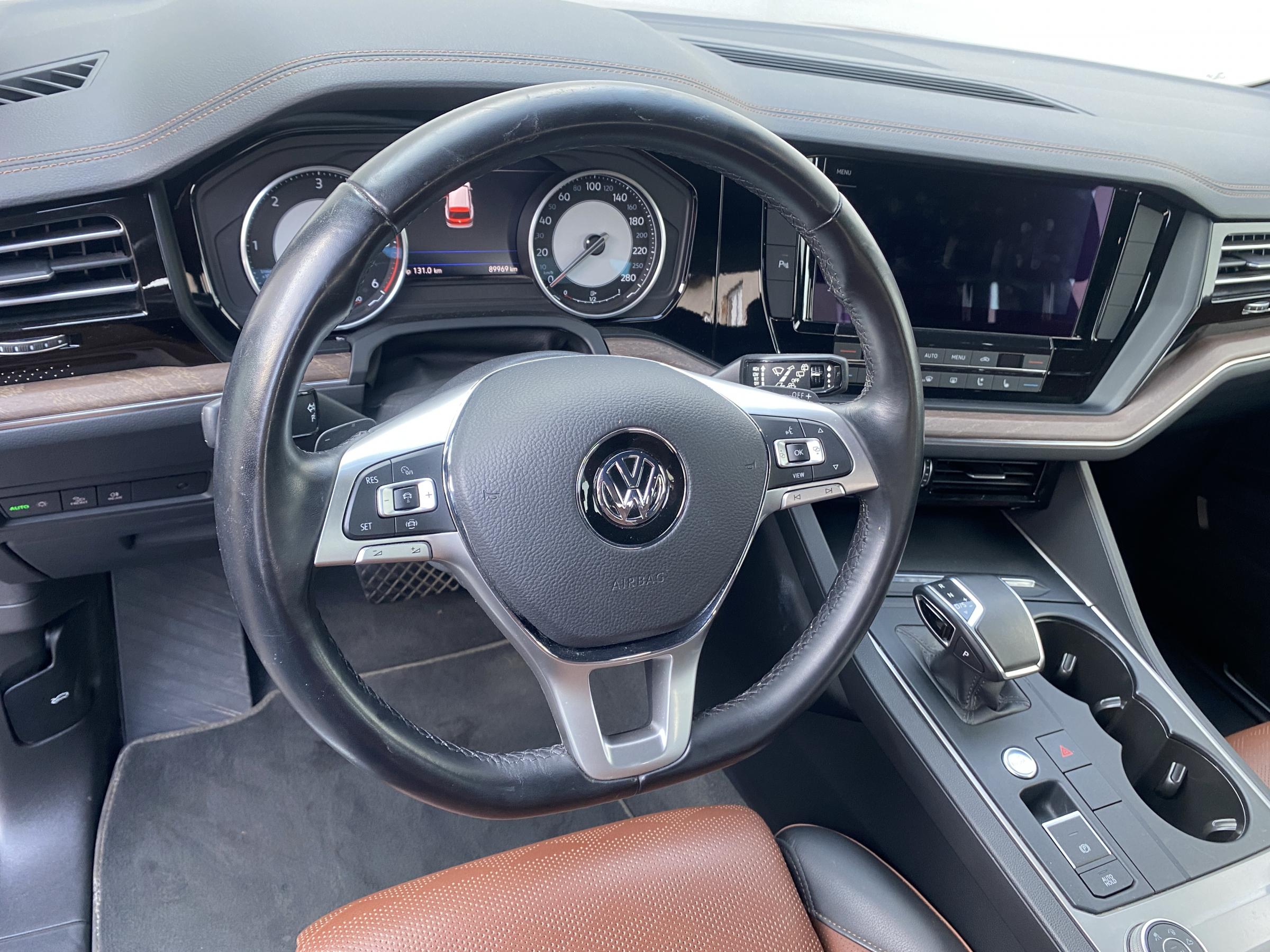 Volkswagen Touareg, 2019 - pohled č. 16