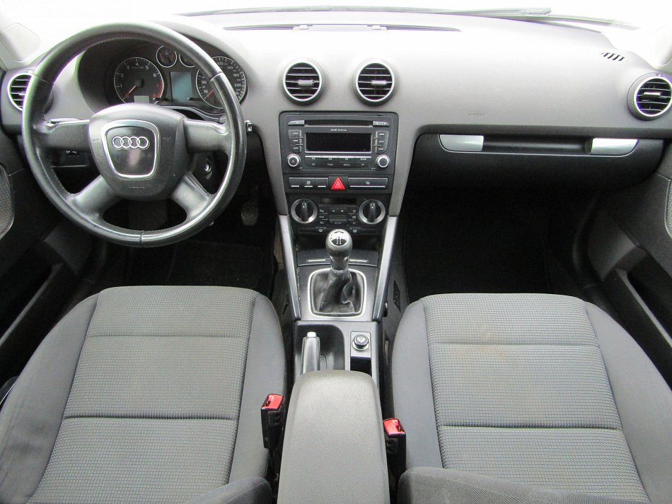 Audi A3 1.6 i 