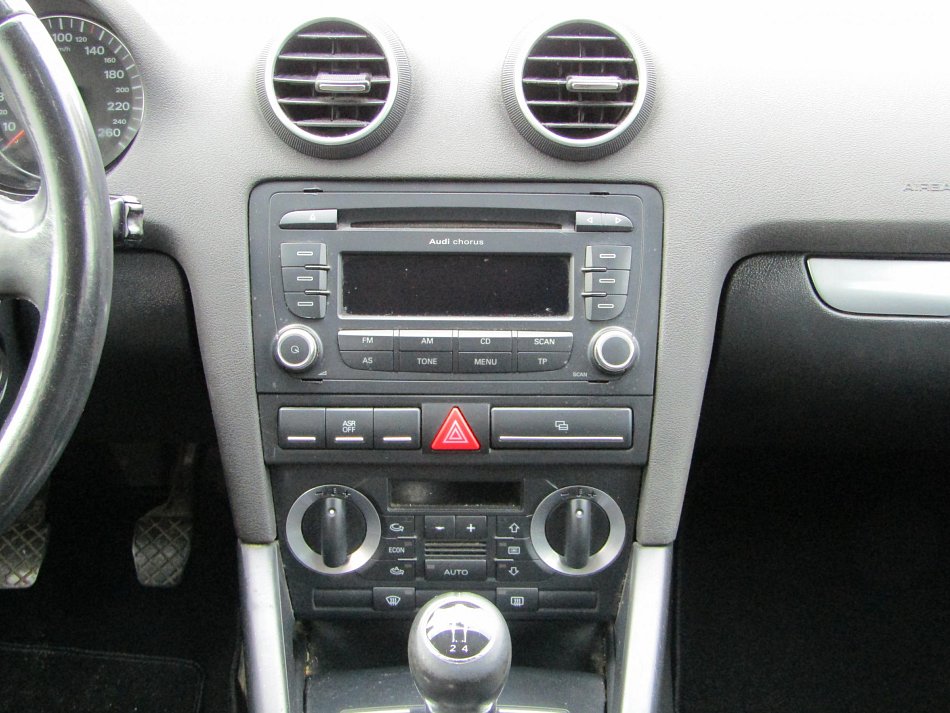 Audi A3 1.6 i 