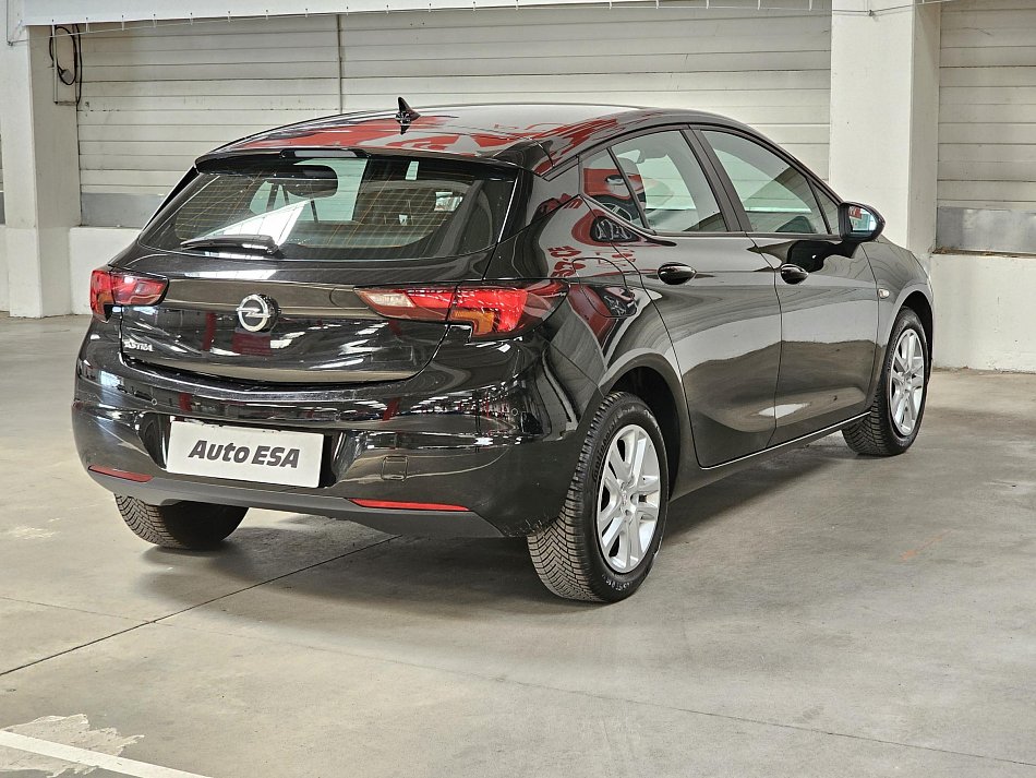 Opel Astra 1.6 CDTi Edition