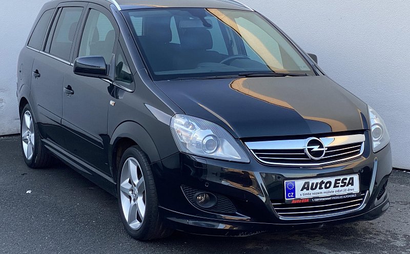 Opel Zafira 1.8 i Family 7míst