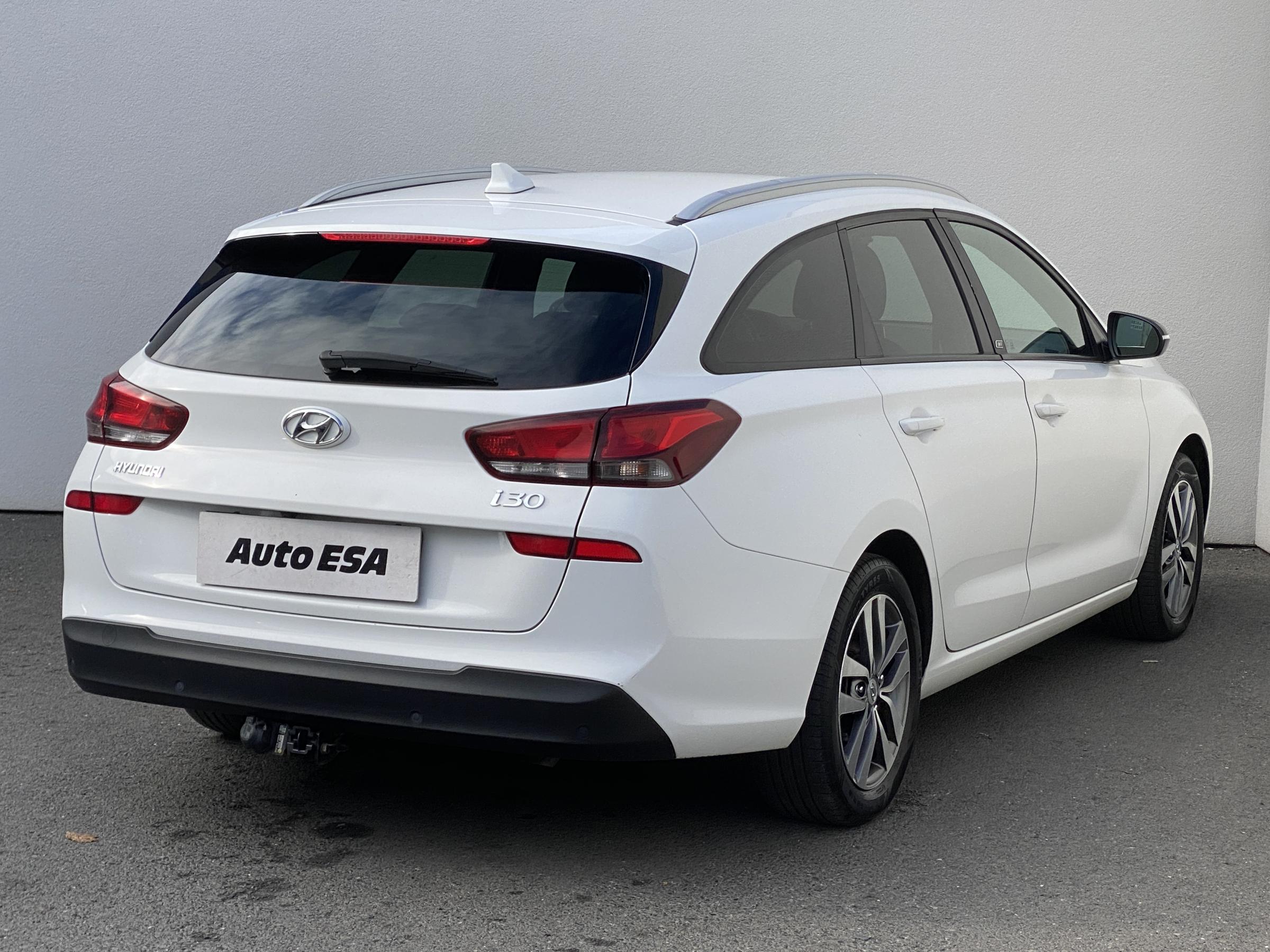 Hyundai i30, 2019 - pohled č. 4