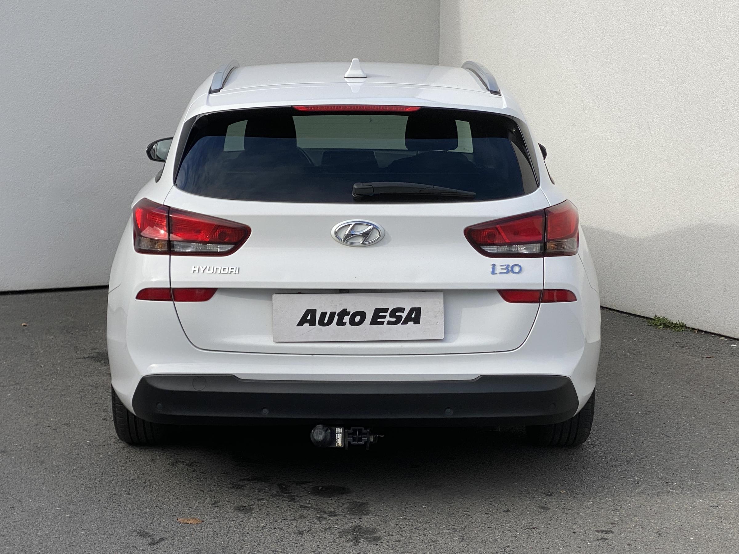 Hyundai i30, 2019 - pohled č. 5