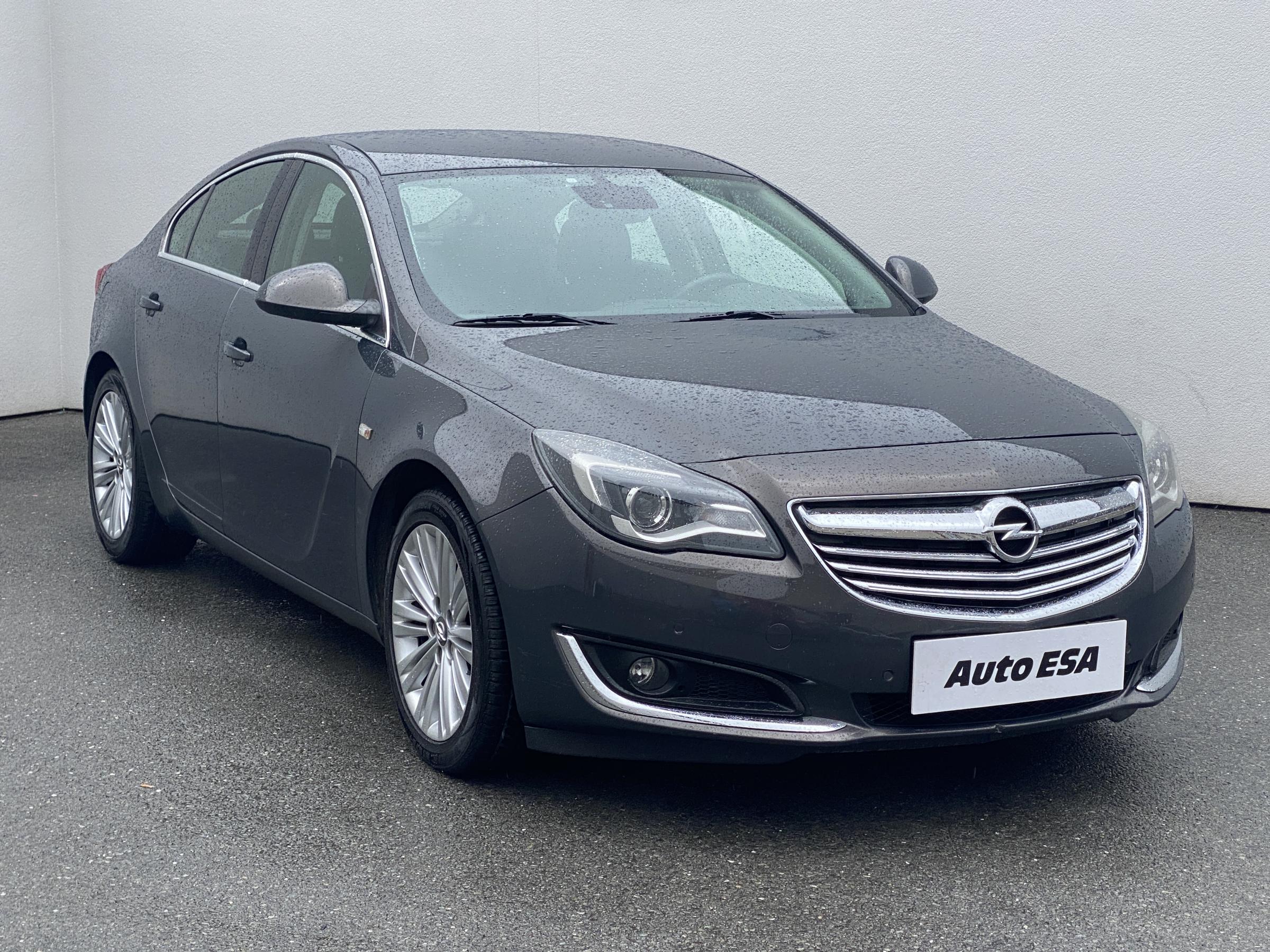 Opel Insignia, 2013 - celkový pohled