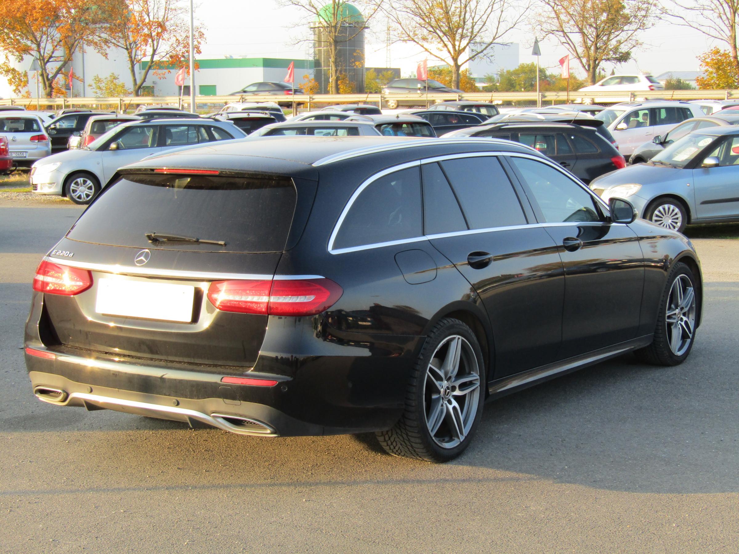 Mercedes-Benz Třída E, 2018 - pohled č. 6