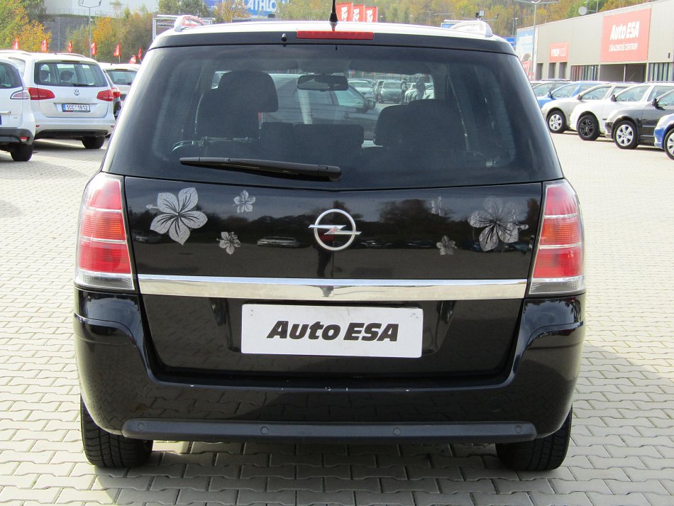 Opel Zafira 2.2i 