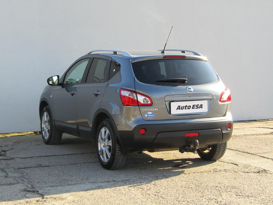 Nissan Qashqai 2.0i 