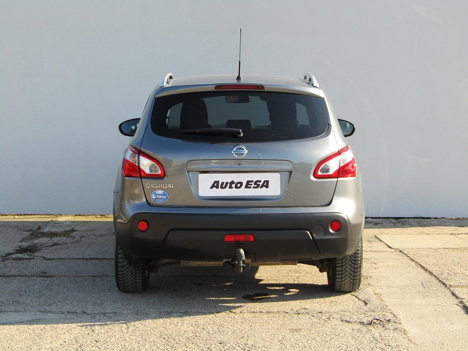 Nissan Qashqai 2.0i 