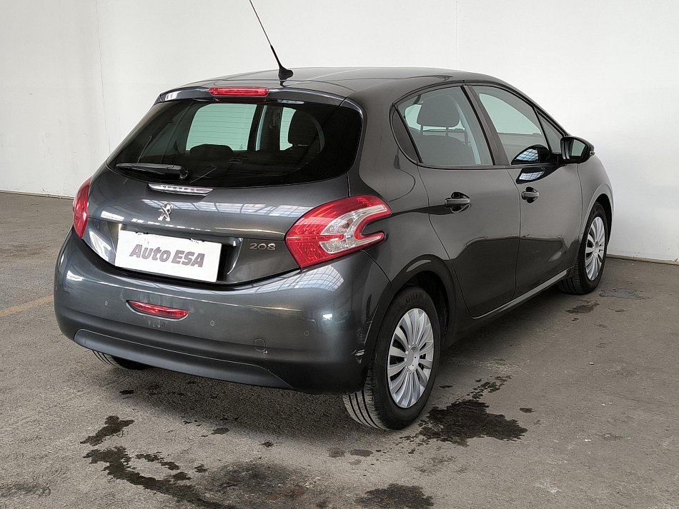 Peugeot 208 1.2i 