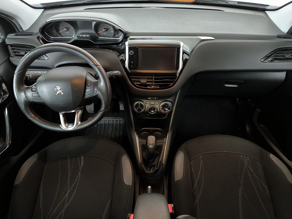 Peugeot 208 1.2i 