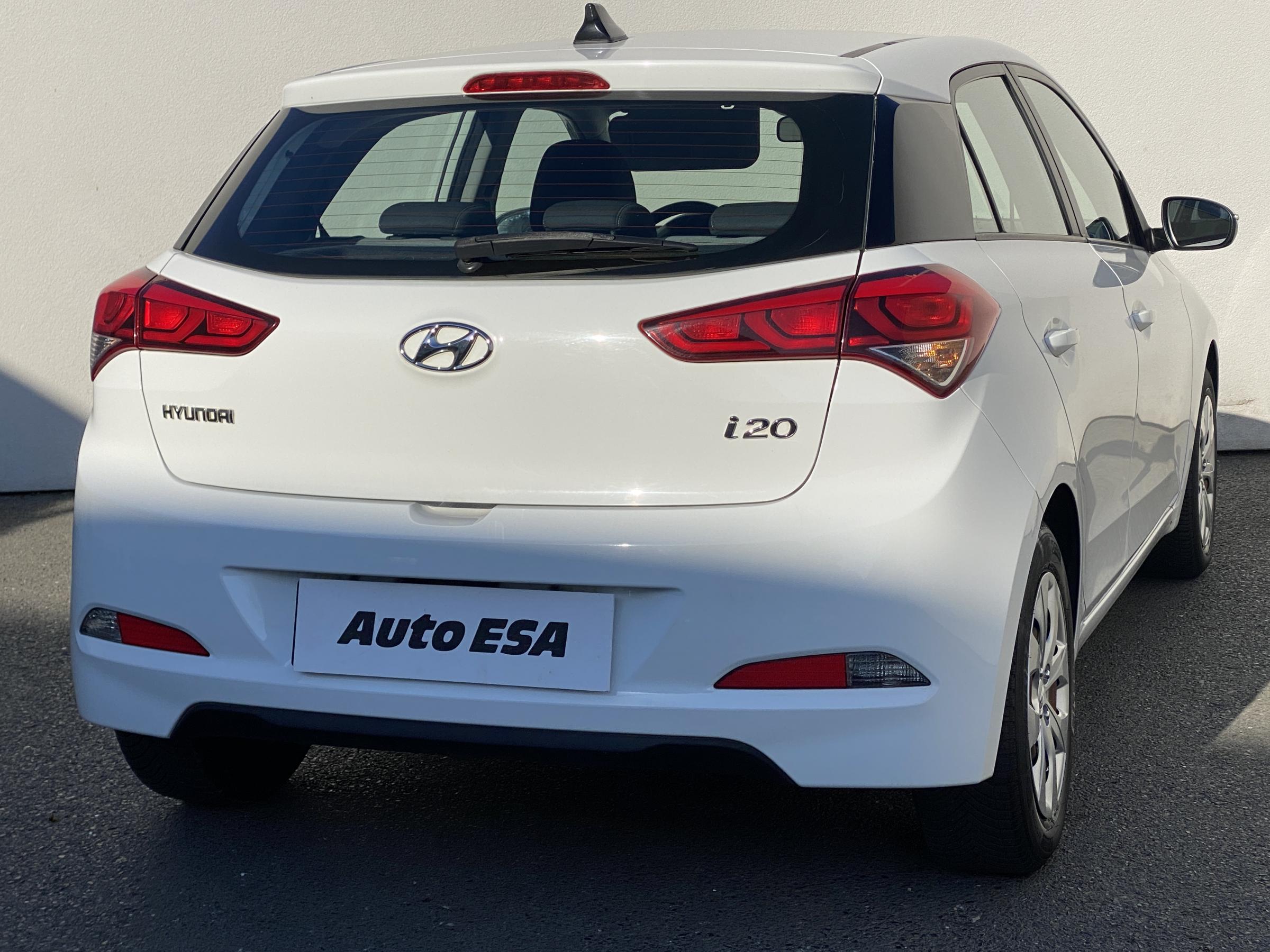 Hyundai i20, 2015 - pohled č. 4