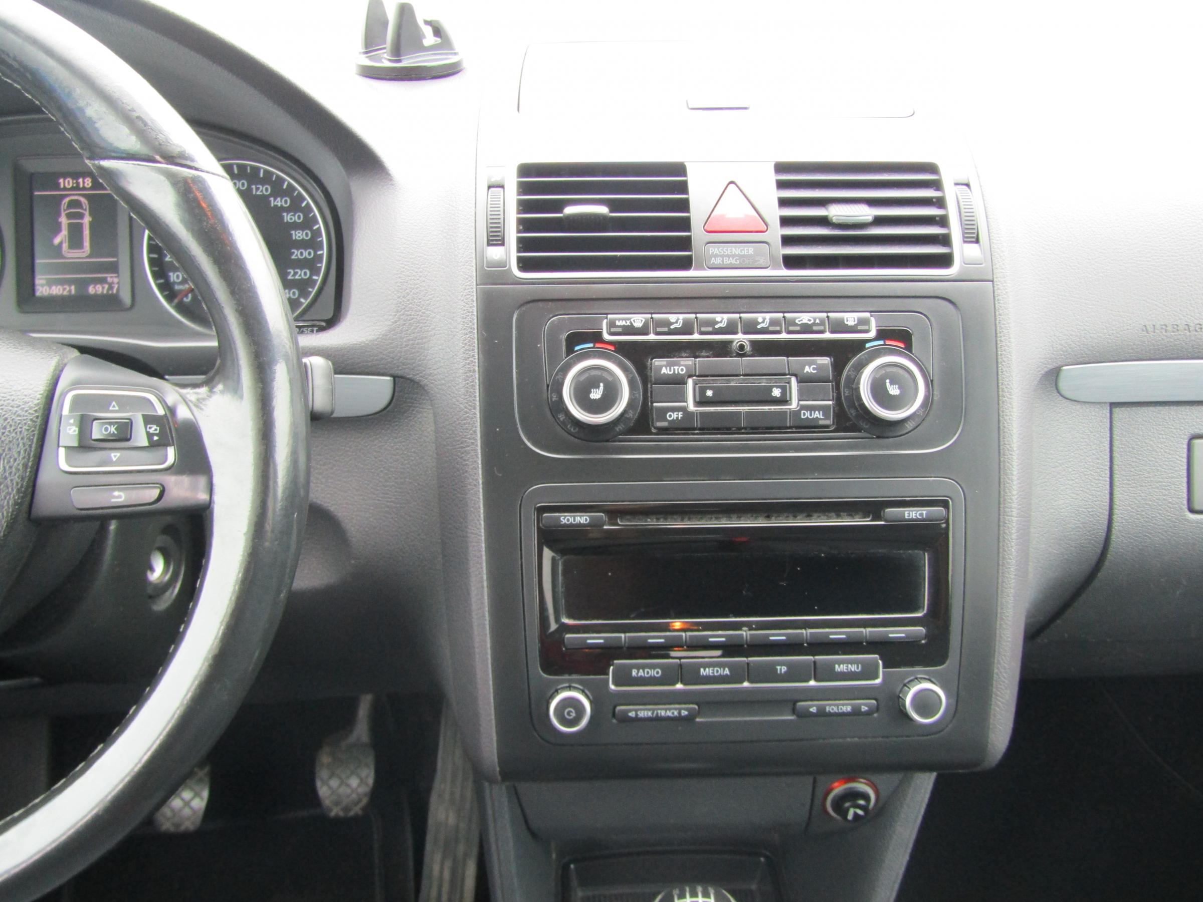 Volkswagen Touran, 2011 - pohled č. 10