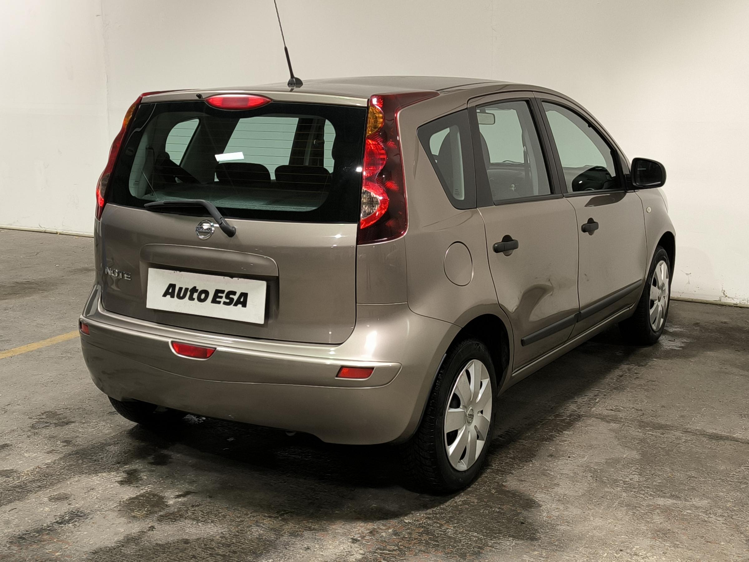 Nissan Note, 2012 - pohled č. 6