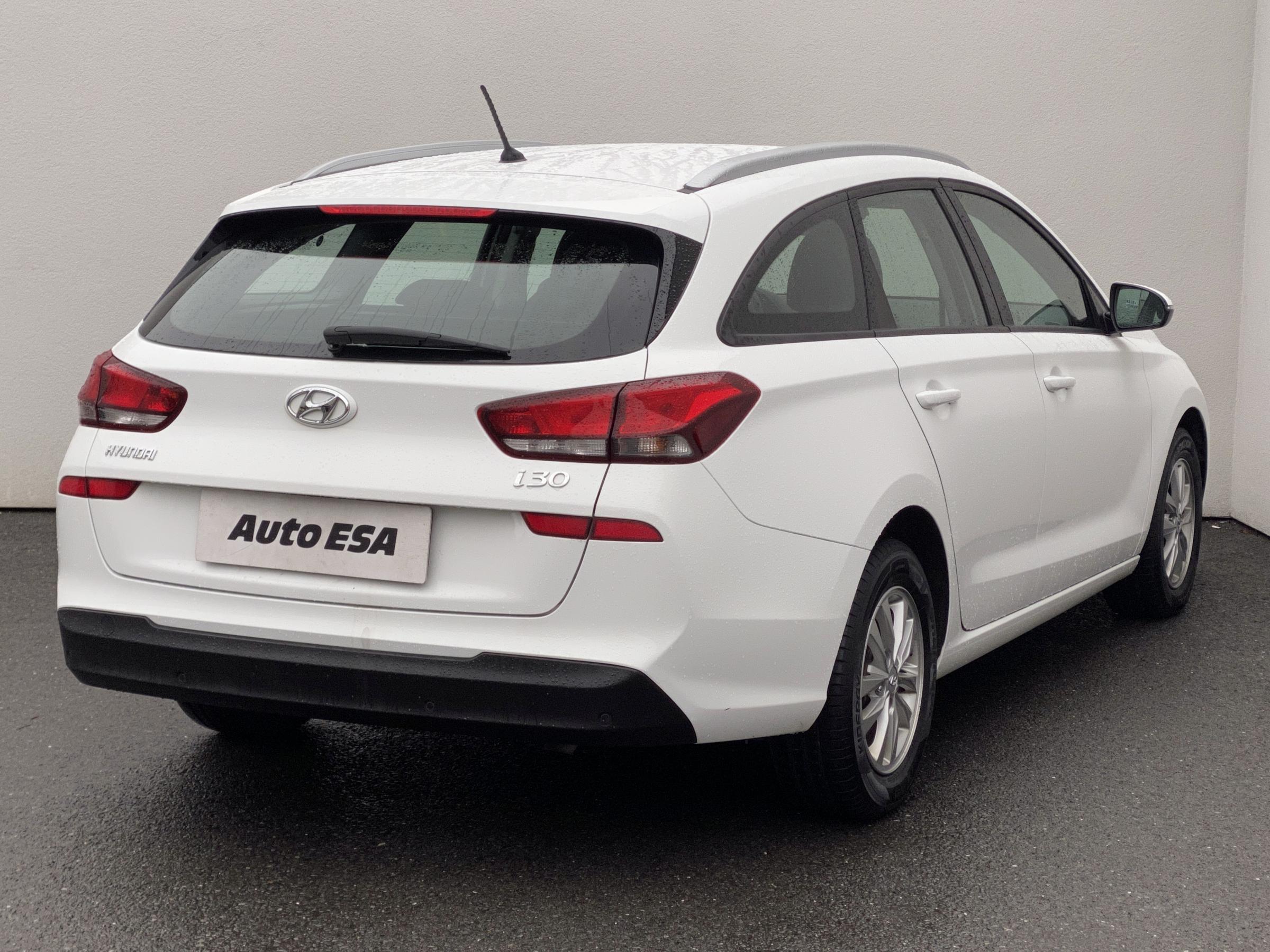 Hyundai i30, 2019 - pohled č. 4