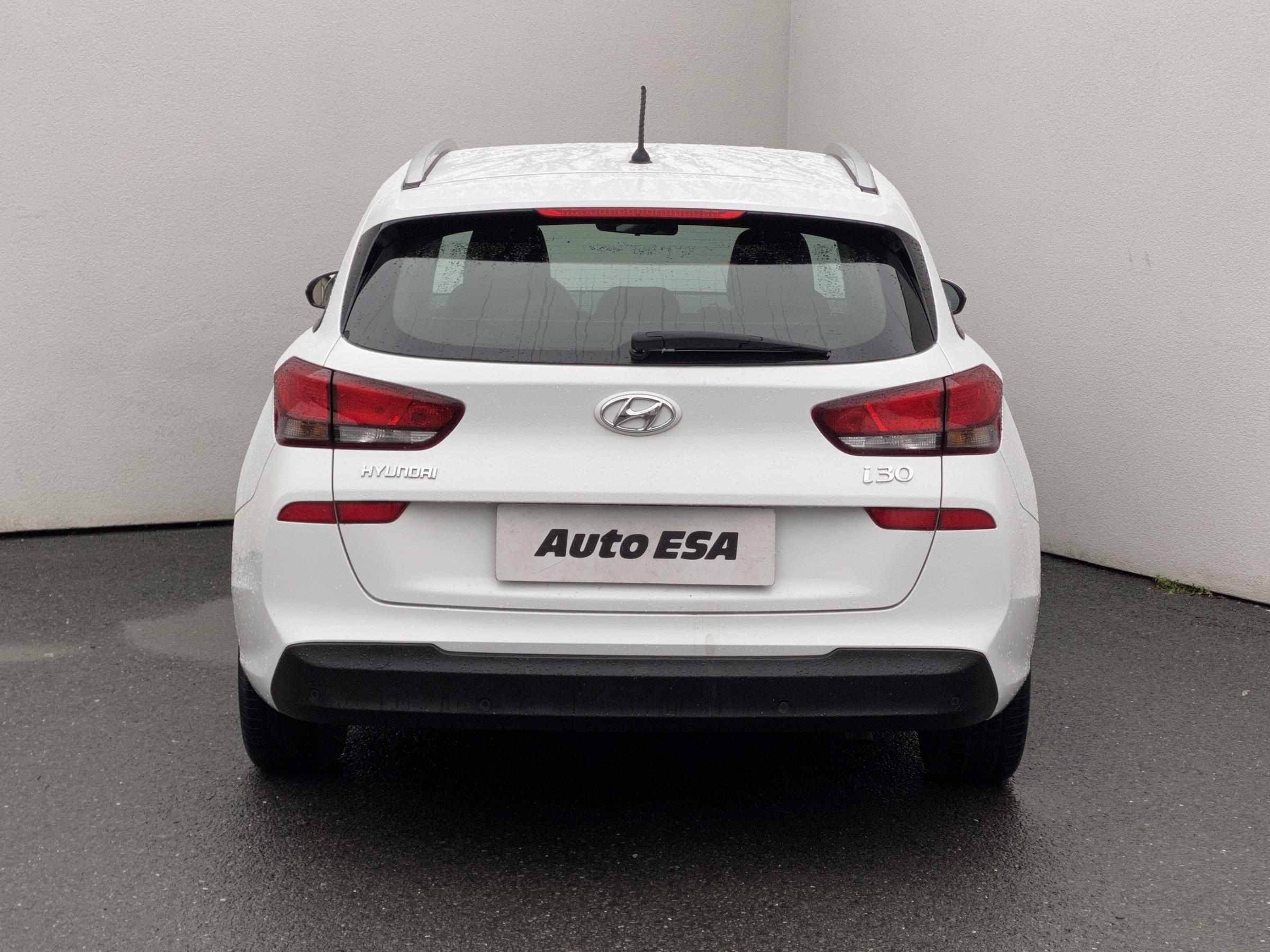 Hyundai i30, 2019 - pohled č. 5