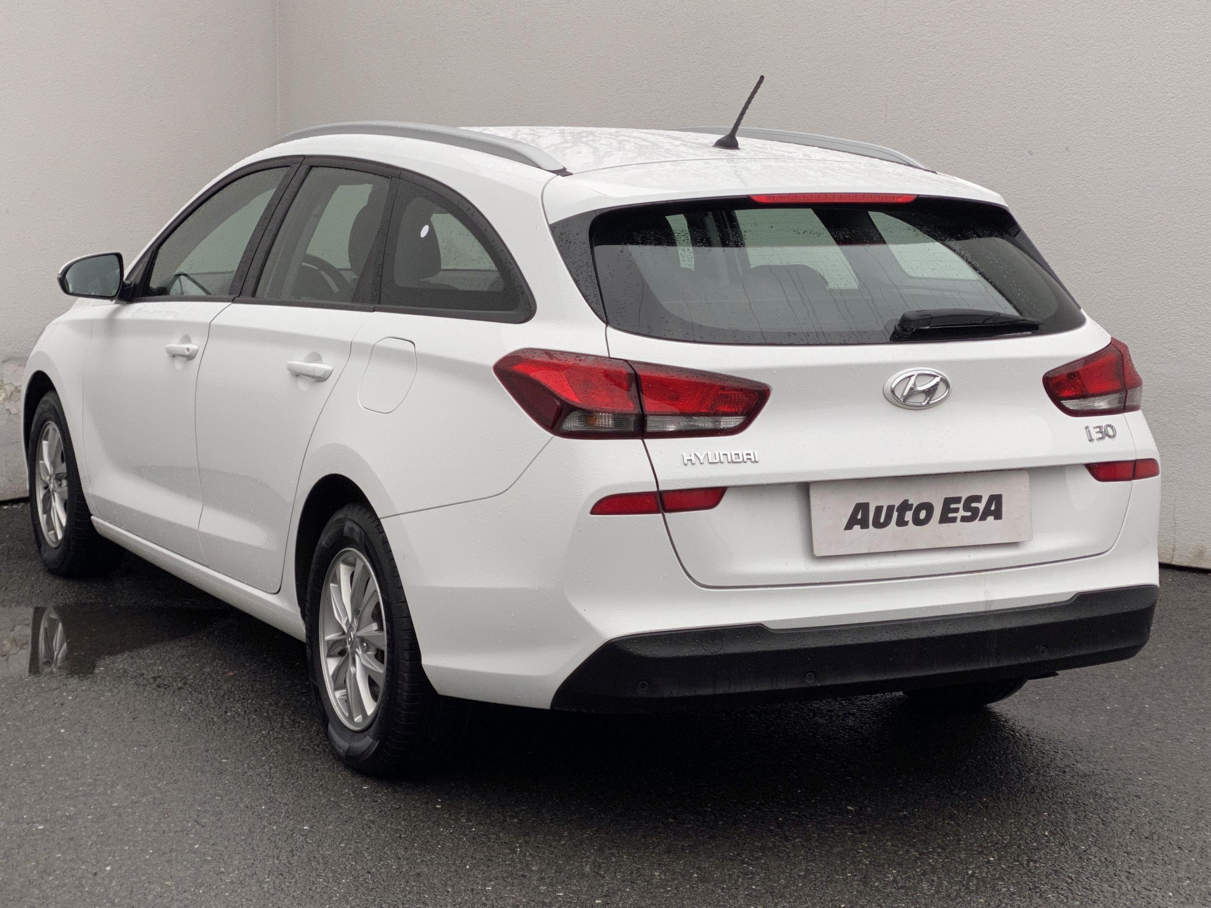 Hyundai i30, 2019 - pohled č. 6