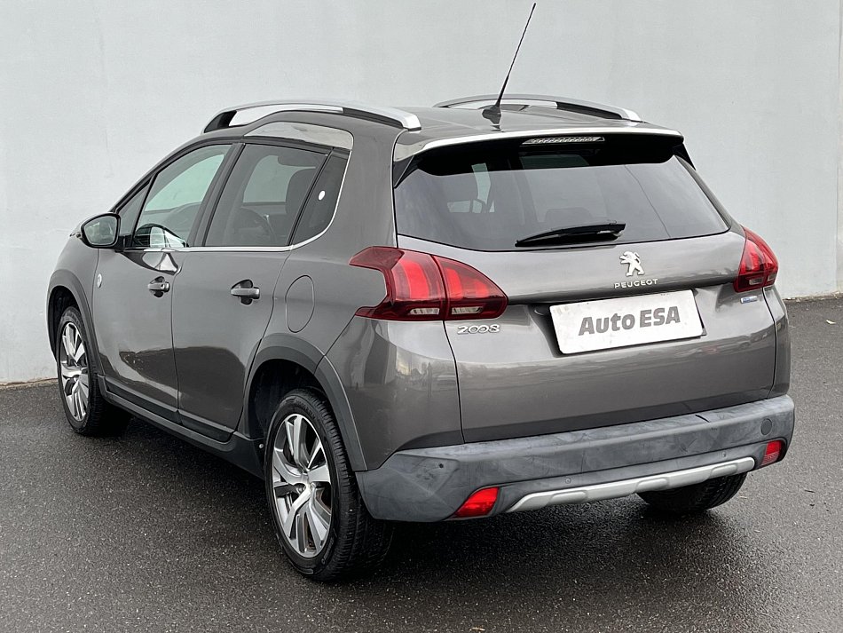 Peugeot 2008 1.2 PT Crossway