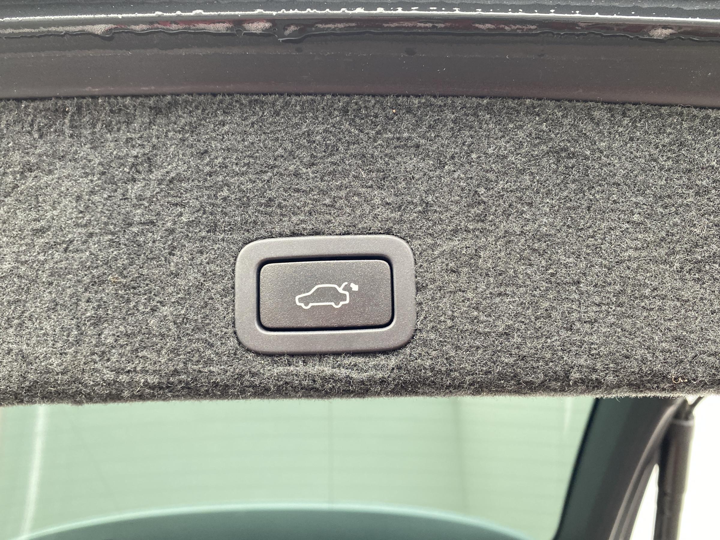 Volvo XC60, 2015 - pohled č. 9