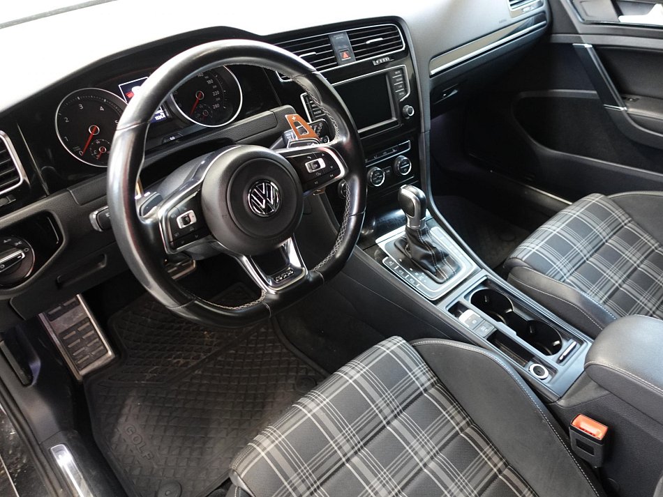 Volkswagen Golf 2.0TDI 