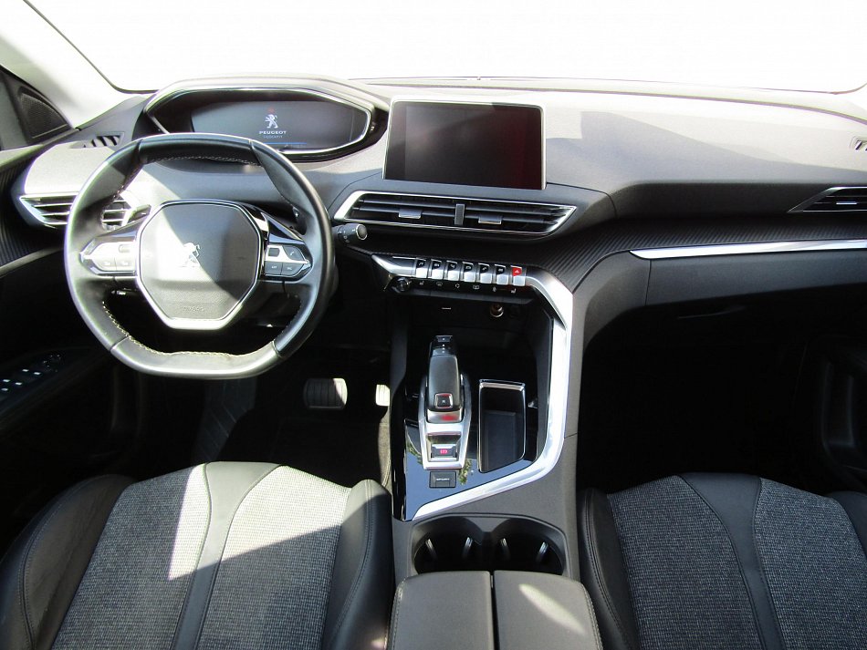 Peugeot 5008 1.5 HDi 