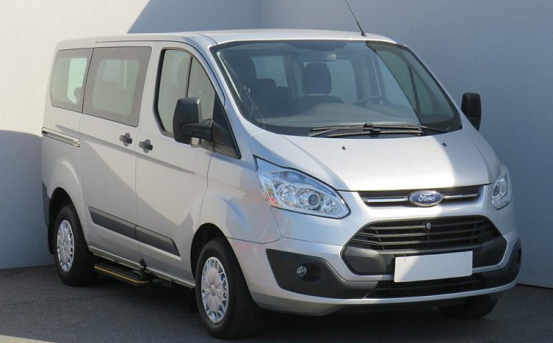 Ford Transit Custom 2.2TDCi Limited L2 5míst