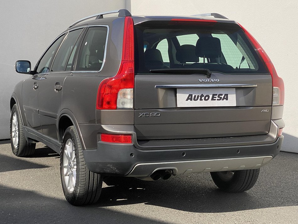 Volvo XC90 2.4 D5 Summum AWD