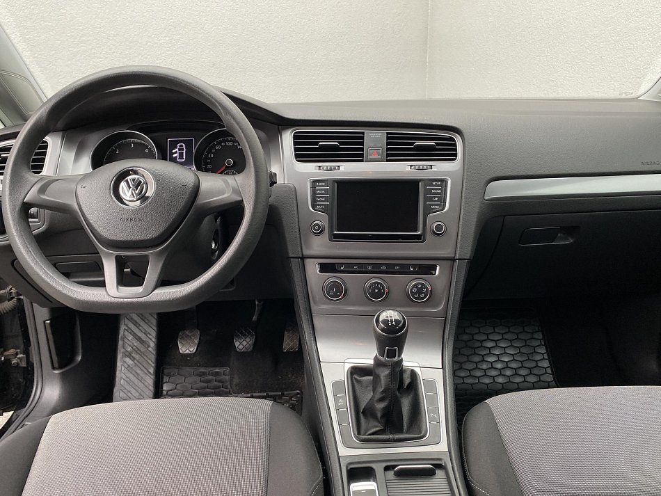 Volkswagen Golf 1.6 TDi 