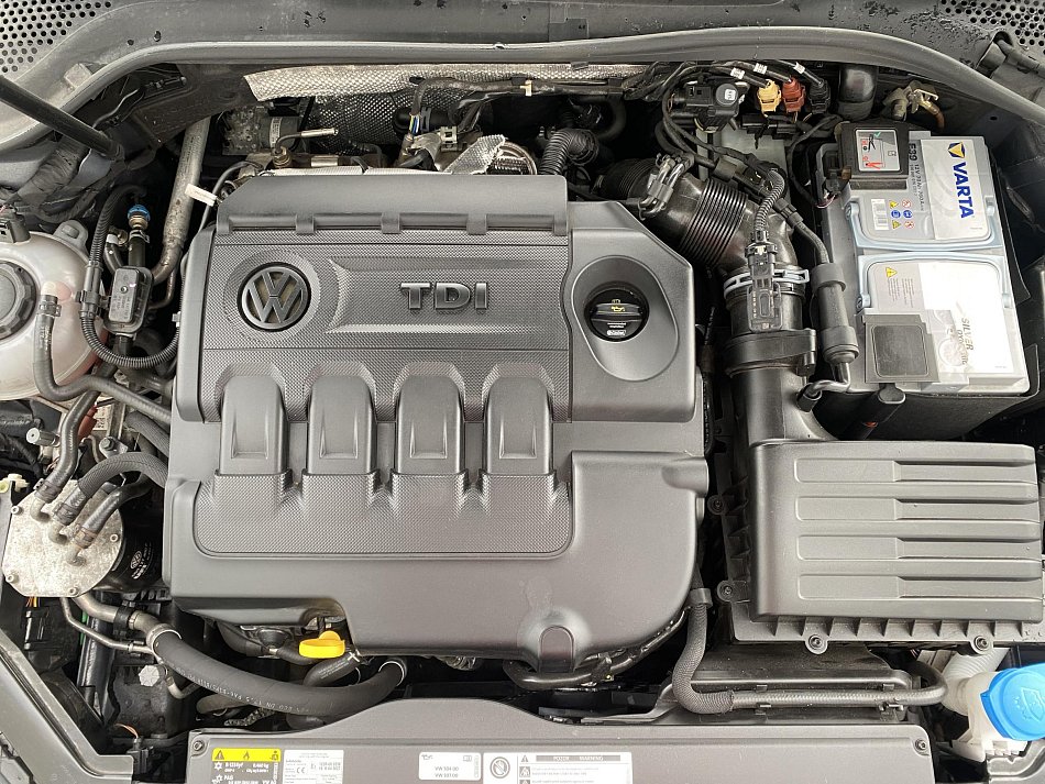 Volkswagen Golf 1.6 TDi 