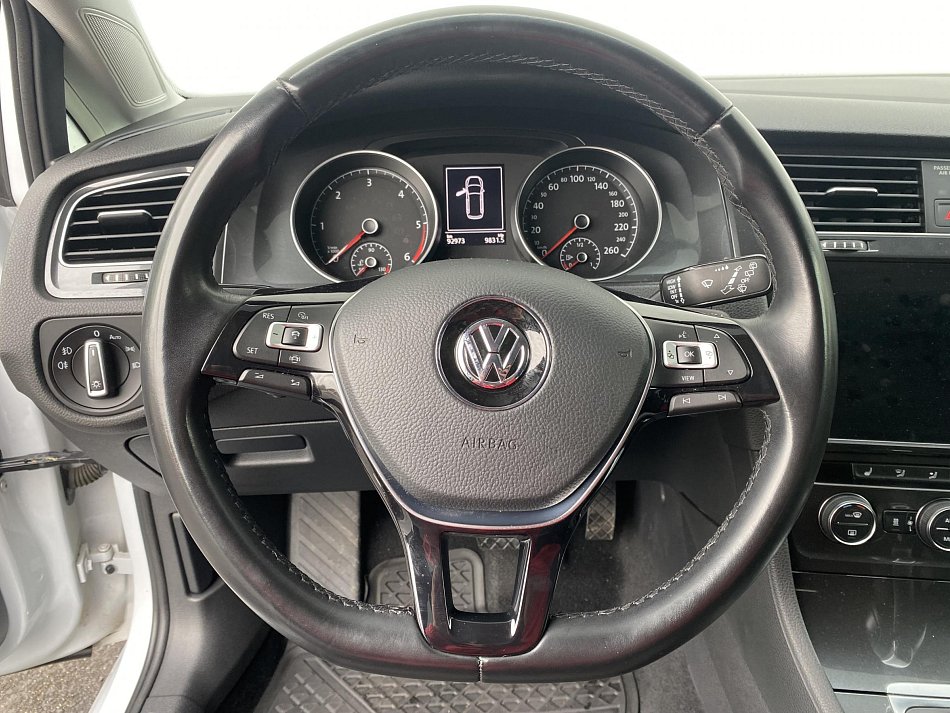 Volkswagen Golf 1.6 TDi 