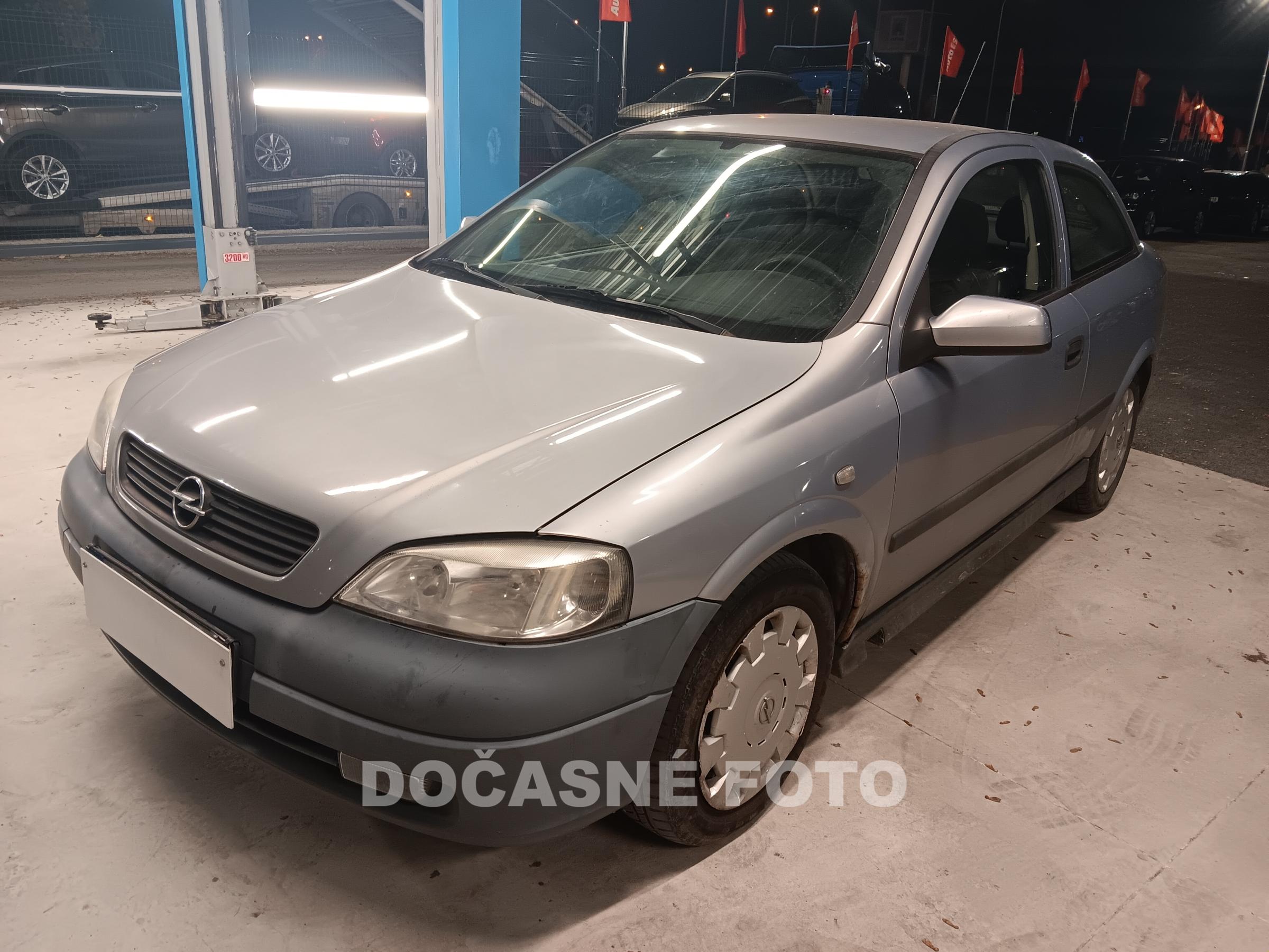 Opel Astra, 2002 - celkový pohled