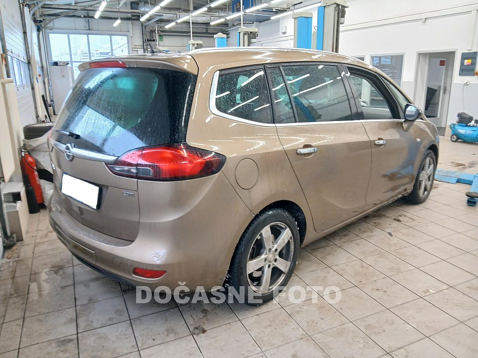 Opel Zafira 2.0 TDCI 