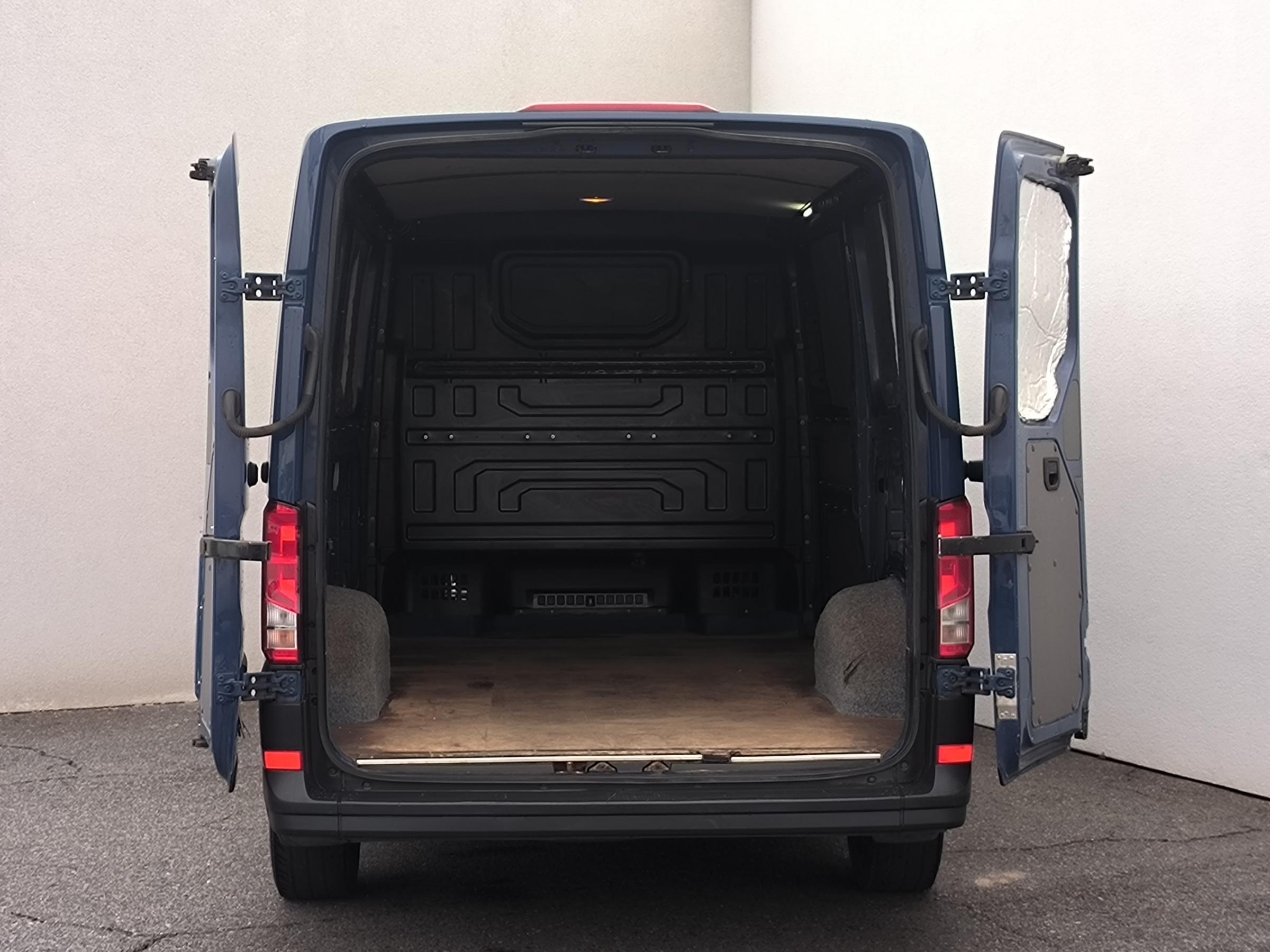 Volkswagen Crafter, 2018 - pohled č. 8