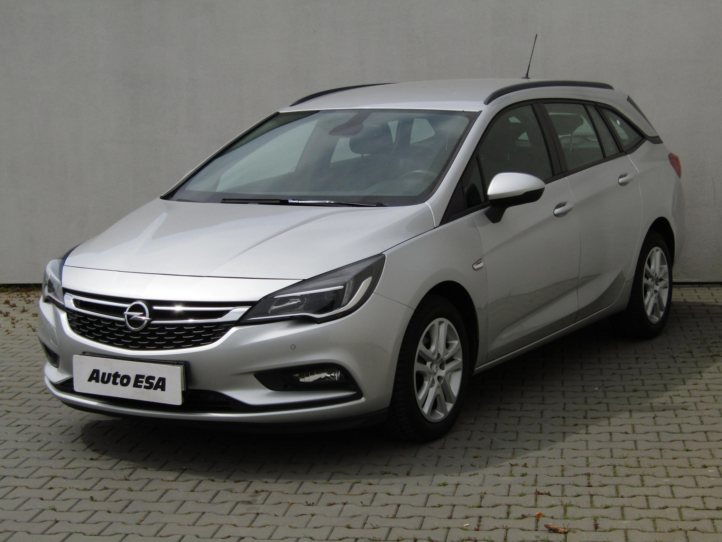 Opel Astra, 2019 - pohled č. 3