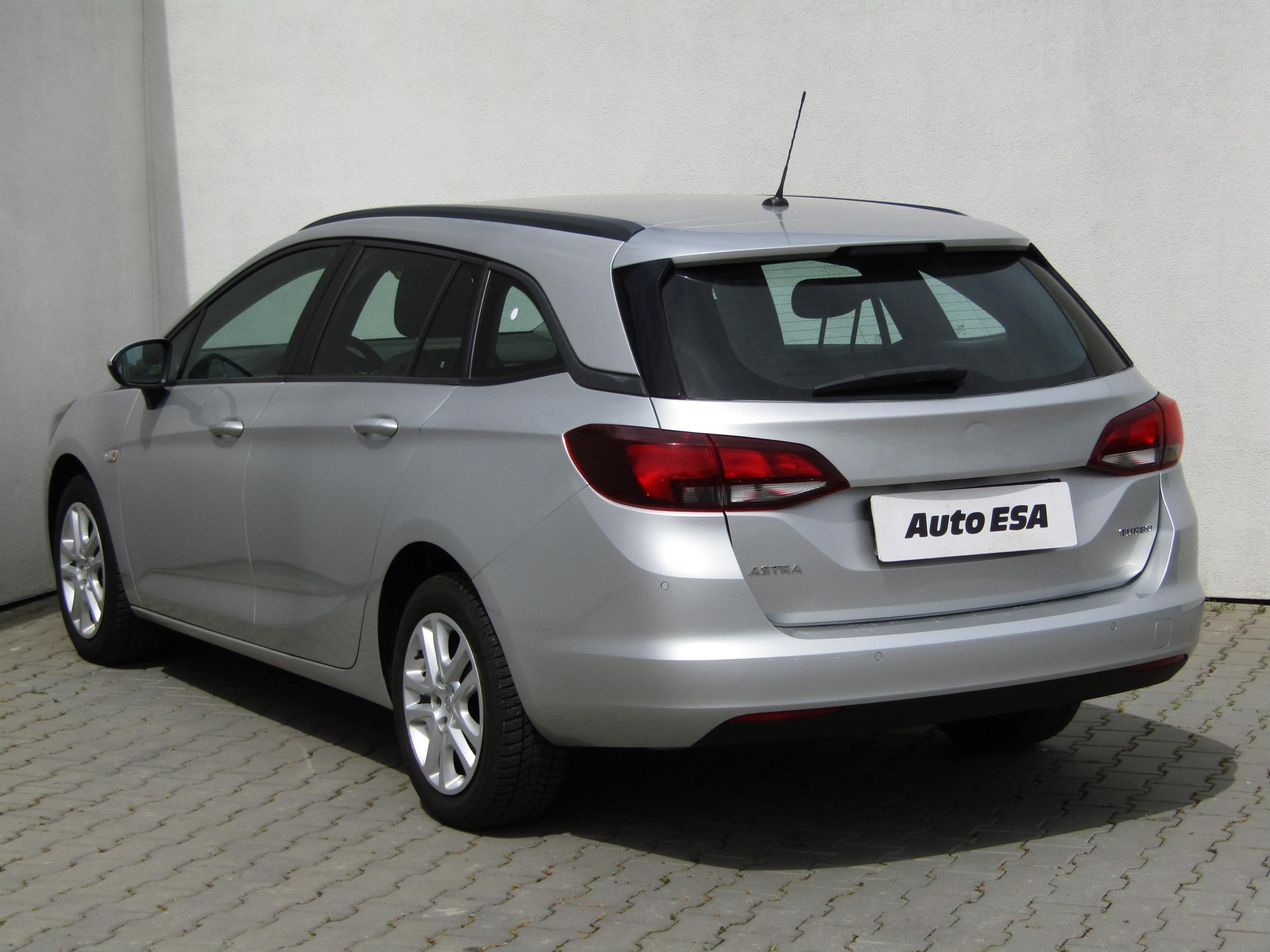 Opel Astra, 2019 - pohled č. 6